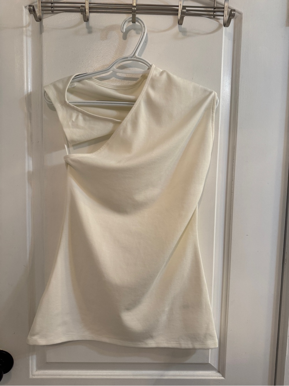 Marcella NYC Manhattan Sleeveless Top Off White - Picture 2 of 14